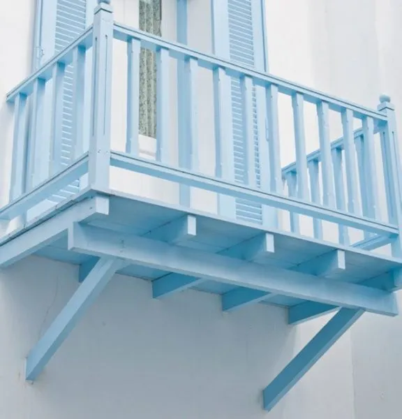 деревянные кронштейны для консольного балкона