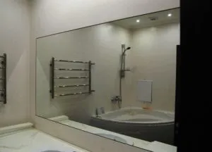 Варианты установки зеркала в ванной во весь рост