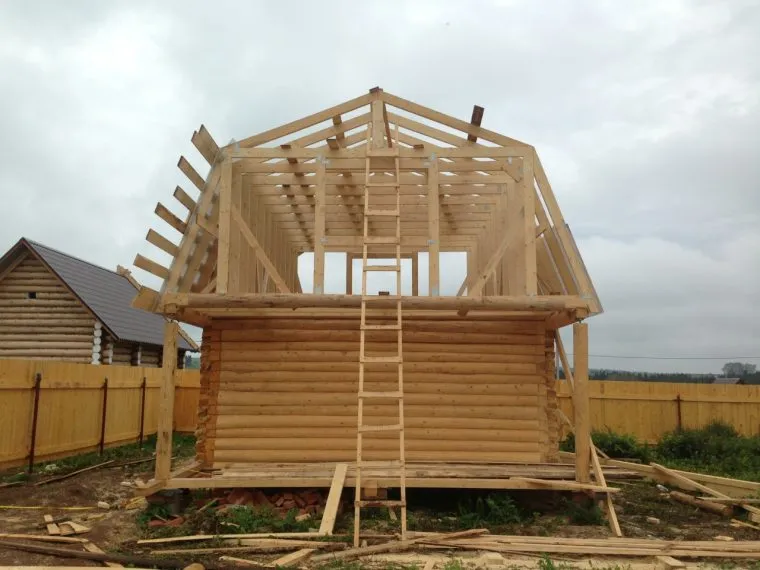 Строительство дома с ломаной крышей