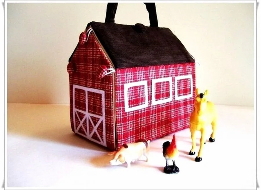 Кукольный домик-сумка из ткани своими