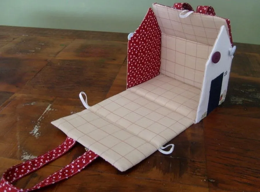 Кукольный домик-сумка из ткани своими