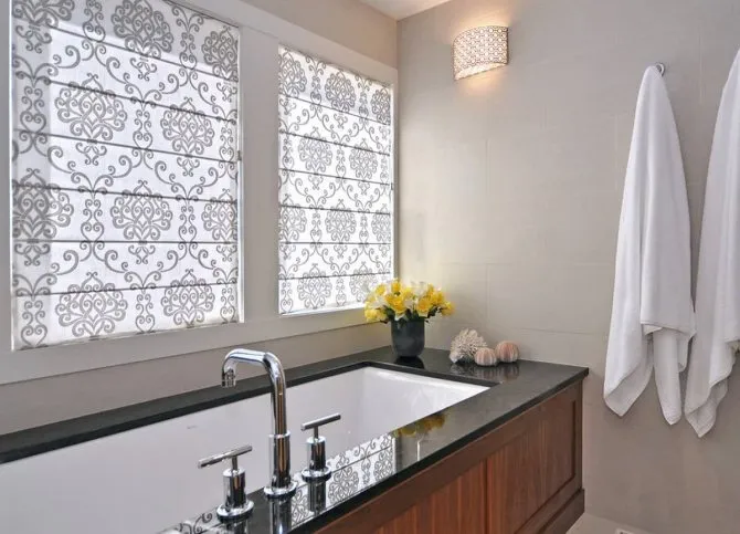Рулонные шторы в ванную комнату