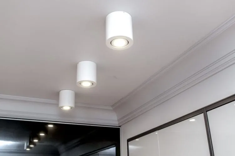 Накладные светильники на натяжной потолок